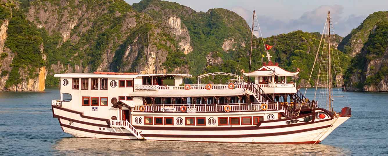 Renea Cruise - 2 Days 1 Night - Halong Bay & Bai Tu Long Bay
